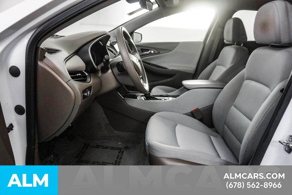Used 2025 White Chevrolet LT image 16