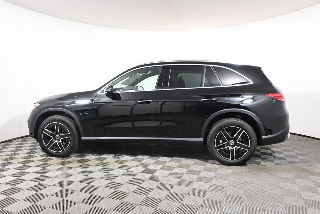Thumbnail: 2026 Mercedes-Benz GLC - 2