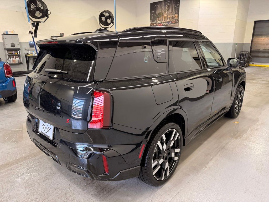 Thumbnail: 2027 MINI Cooper Countryman - 4