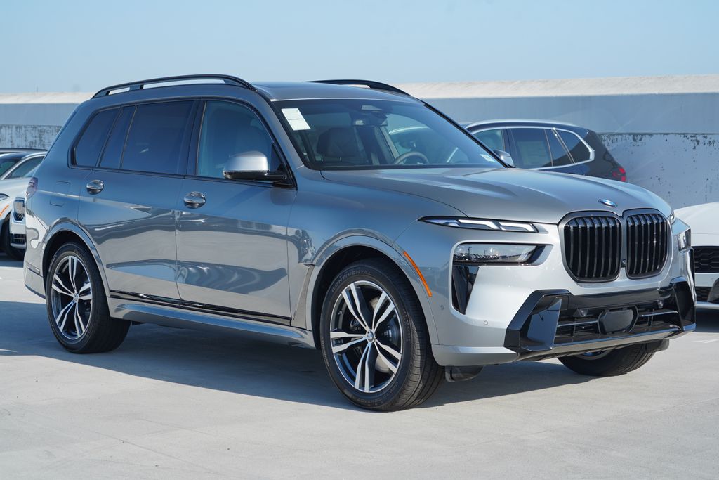 Thumbnail: 2027 BMW X7 - 3