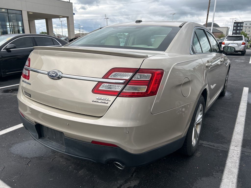 2017 Ford Taurus SEL 3