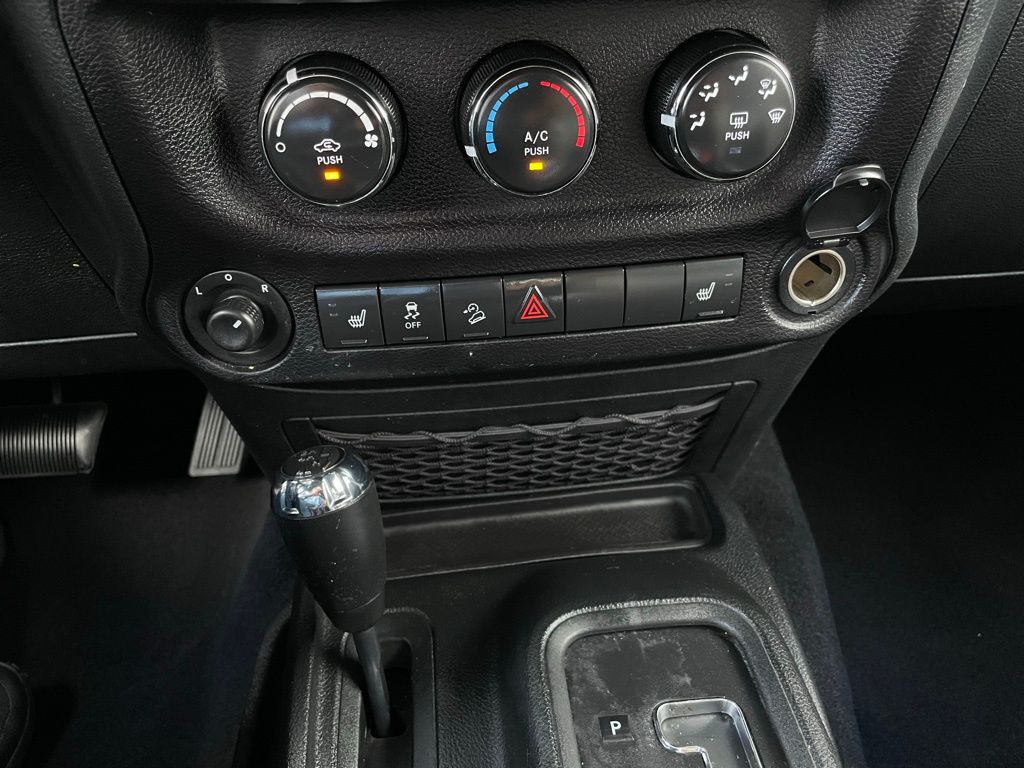 Thumbnail: 2018 Jeep Wrangler - 18