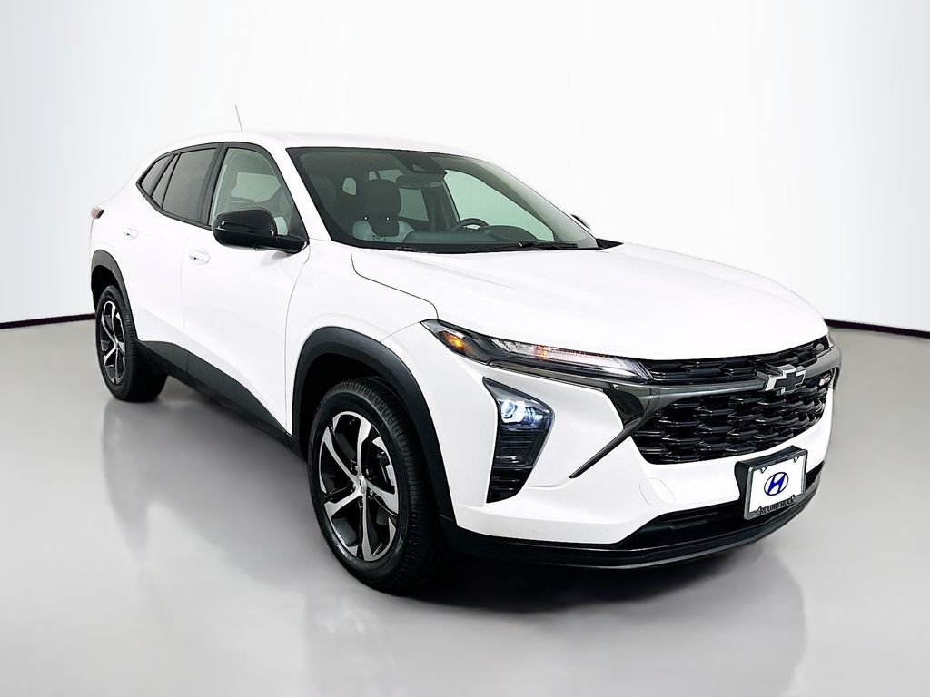 Thumbnail: 2024 Chevrolet Trax - 3