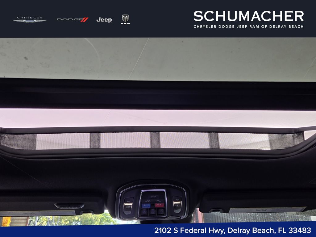 new 2025 Jeep Grand Cherokee car, priced at $43,985