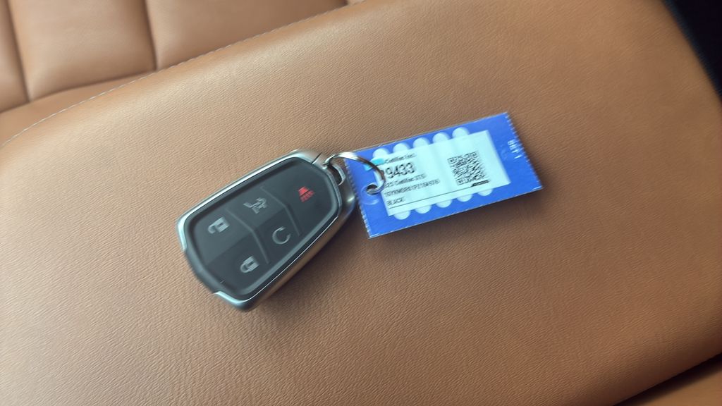 used 2023 Cadillac XT5 car, priced at $31,000