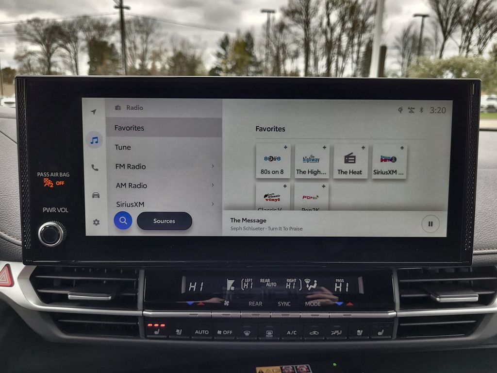 2025 Toyota Sienna Platinum 16