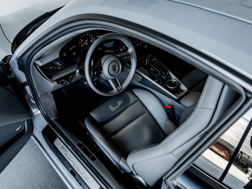 Certified Used 2024  Porsche Carrera 4S image 4