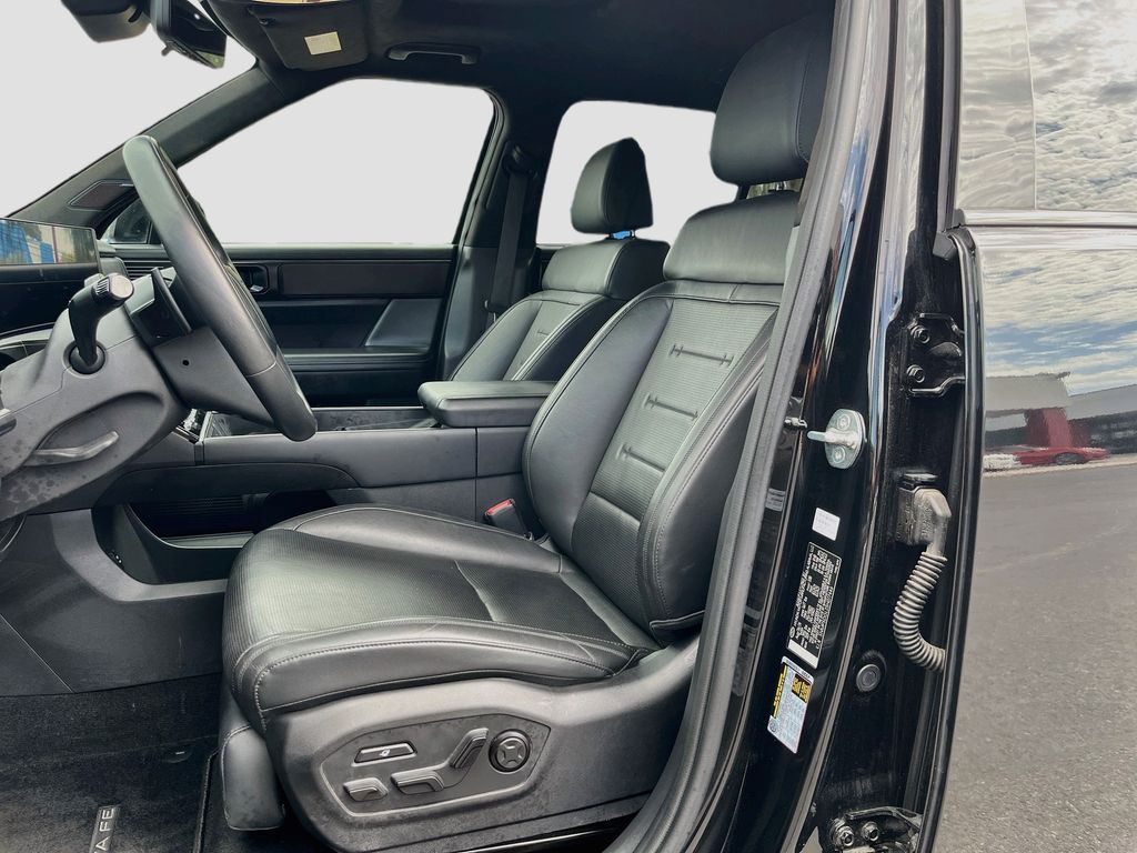 Used 2025 Black Hyundai Calligraphy image 22