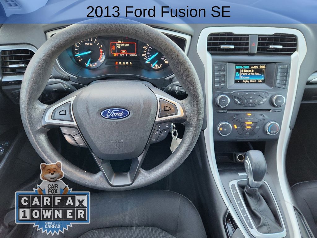 2013 Ford Fusion SE 26