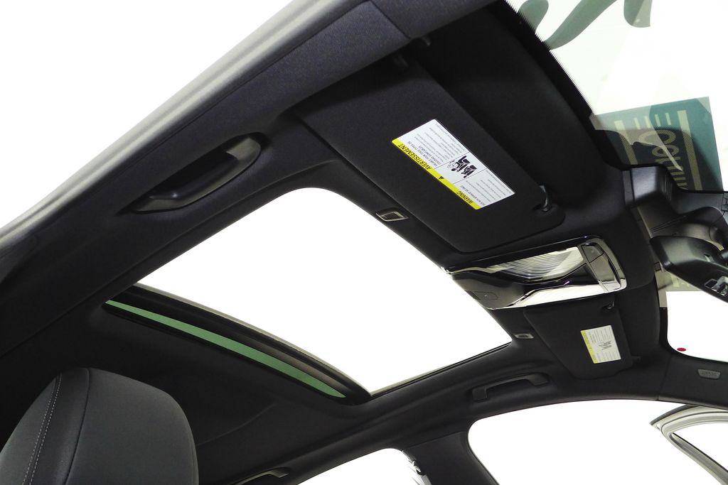 Thumbnail: 2022 BMW 5 Series - 17