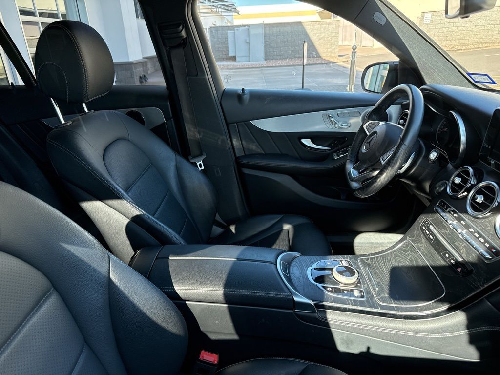 Thumbnail: 2019 Mercedes-Benz GLC - 4