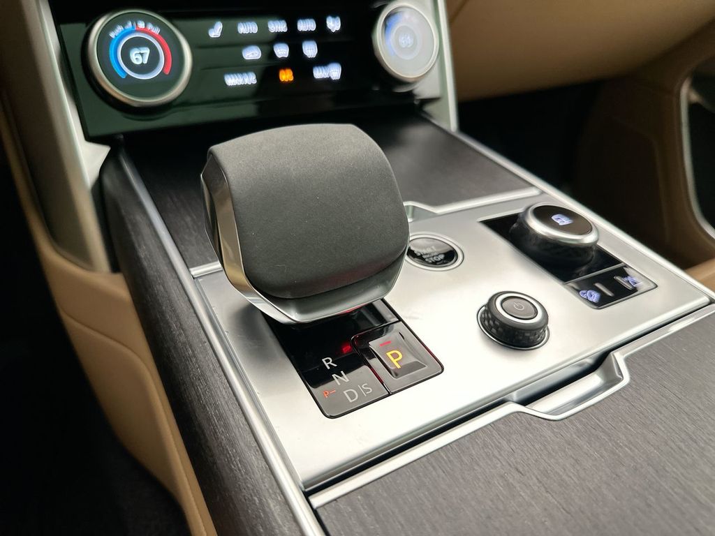 Thumbnail: 2023 Land Rover Range Rover - 24