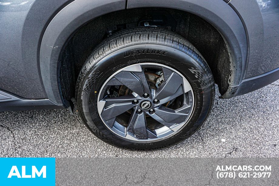 Used 2025 Gray Nissan SV image 17