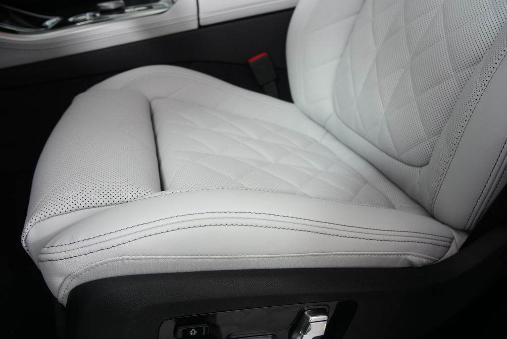 Thumbnail: 2026 BMW X5 - 10