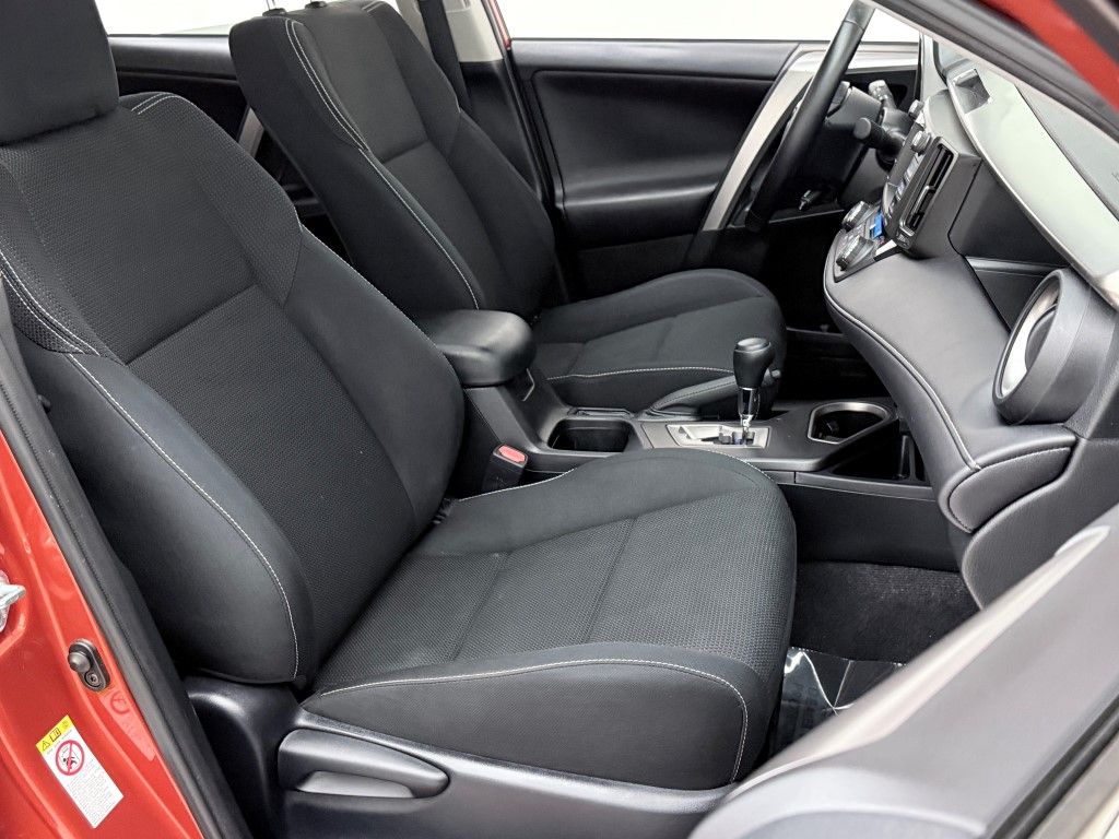 Thumbnail: 2016 Toyota RAV4 - 19