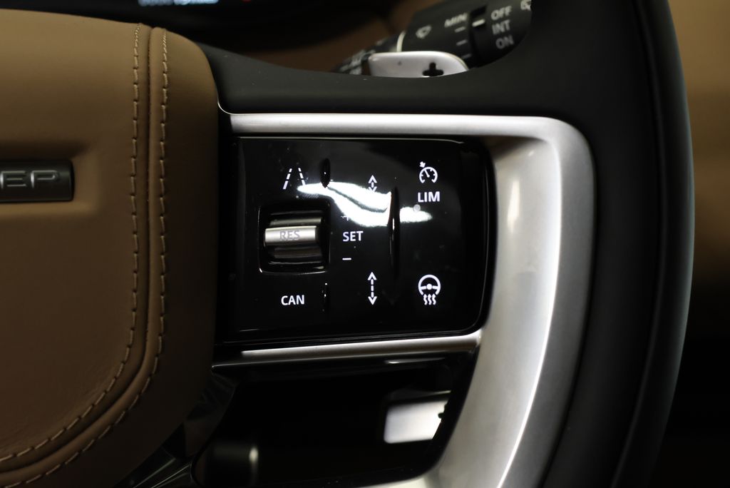 Thumbnail: 2026 Land Rover Range Rover - 21