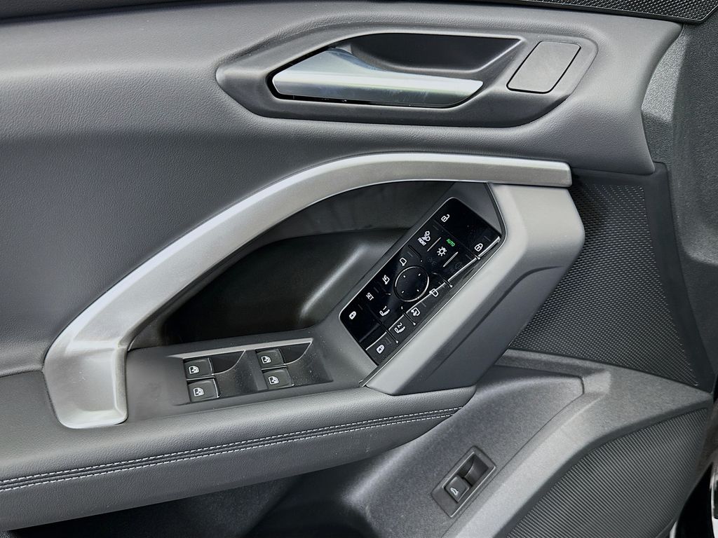 Thumbnail: 2025 Audi Q5 - 23