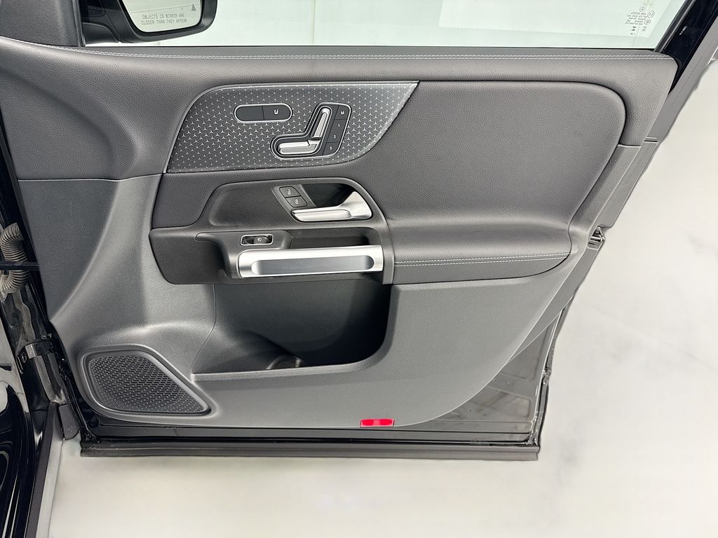 Thumbnail: 2025 Mercedes-Benz GLB - 23