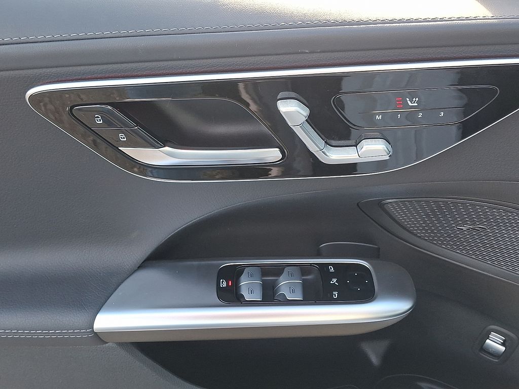 Thumbnail: 2025 Mercedes-Benz C-Class - 12