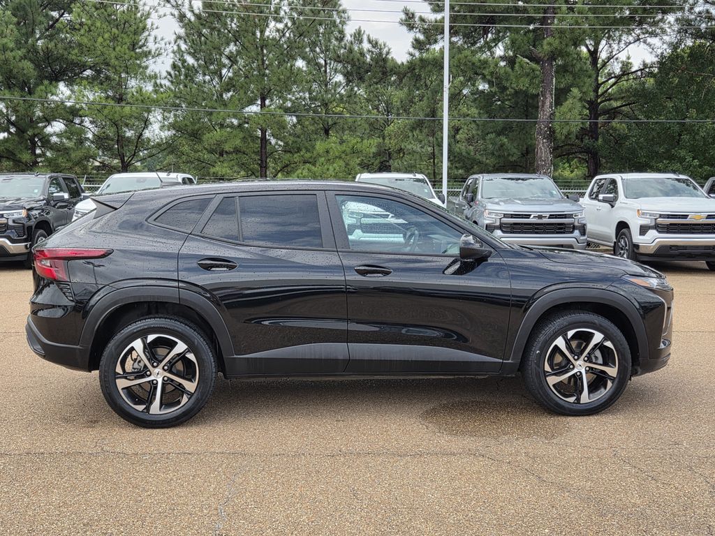 Used 2024 Chevrolet Trax SUV