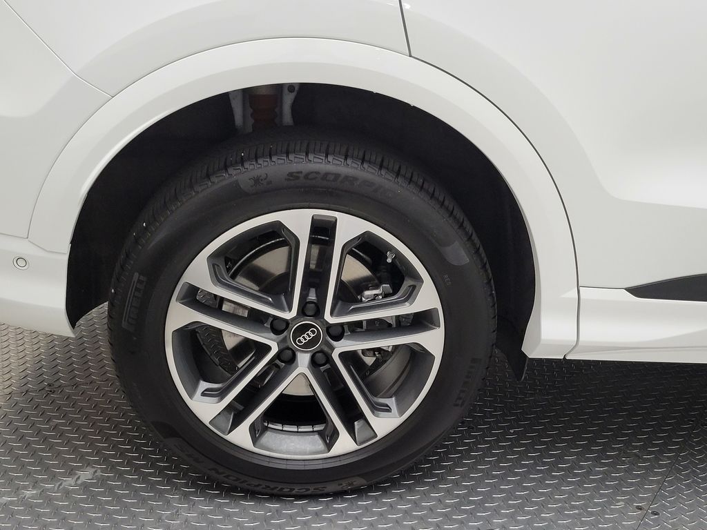 Thumbnail: 2025 Audi Q5 - 7