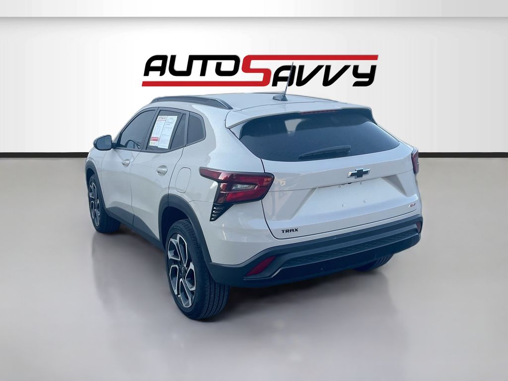 Used 2026 White Chevrolet 2RS image 5