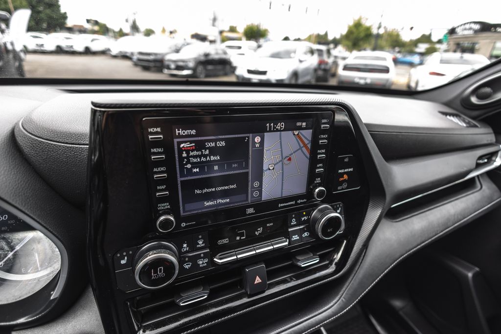 2021 Toyota Highlander XSE thumbnail 11