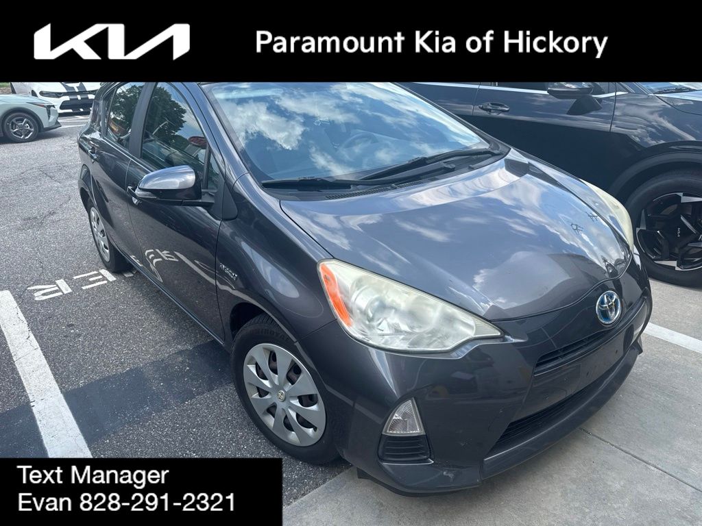 2013 Toyota Prius c Gris (Magnetic Gray Metallic) Hatchback Tracción delantera Transmisión variable continua