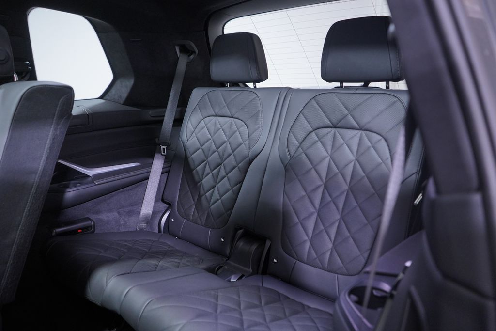 Thumbnail: 2024 BMW X7 - 10