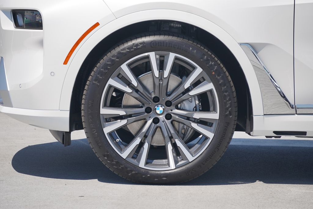 2025 BMW X7 xDrive40i 5