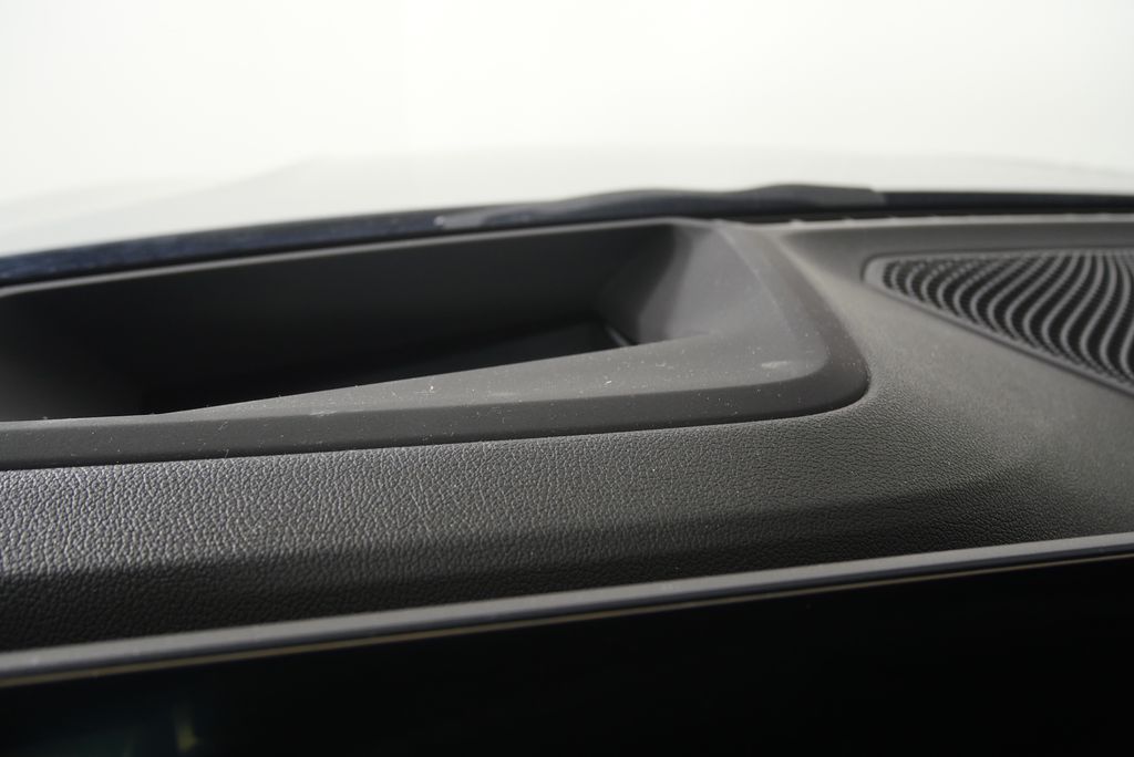 Thumbnail: 2025 BMW 3 Series - 24