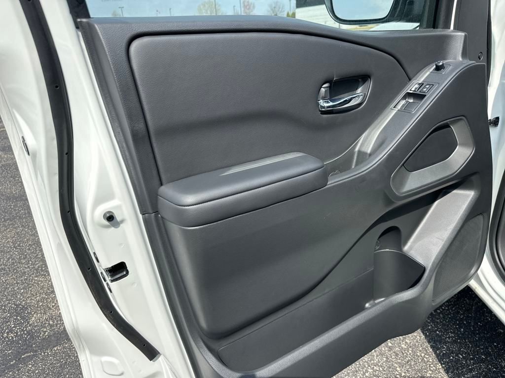 2025 Nissan Frontier SV photo