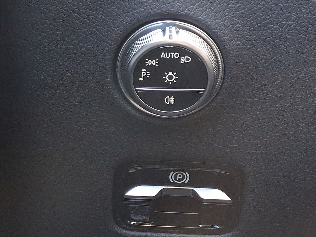 Thumbnail: 2026 Mercedes-Benz GLC - 16