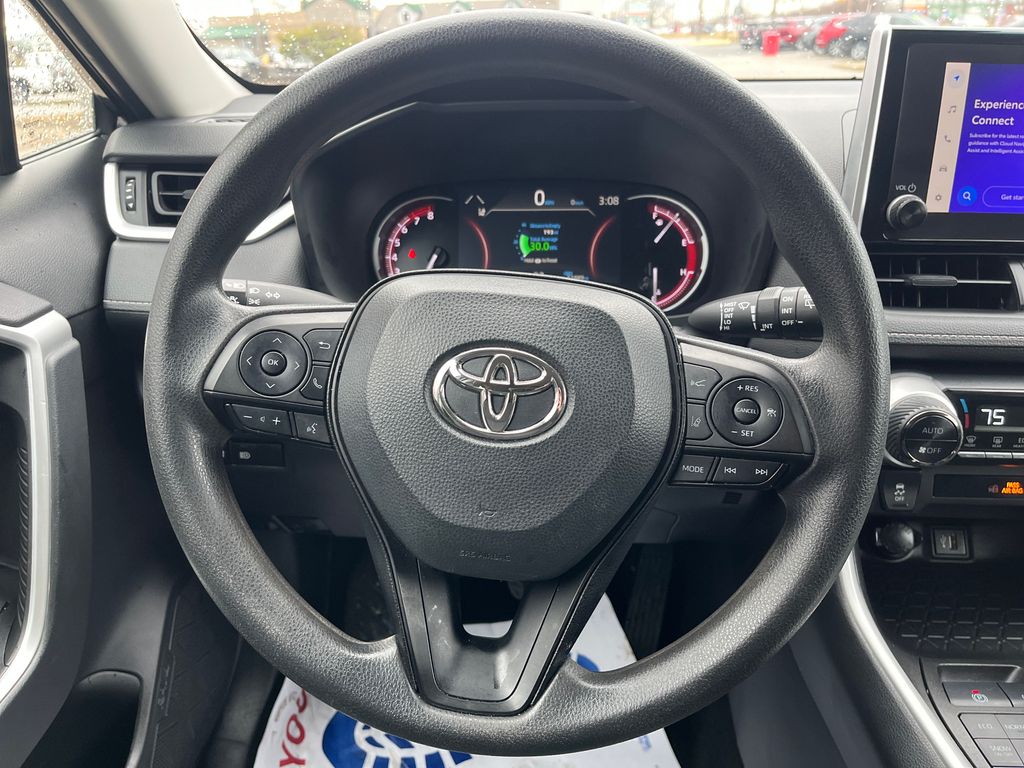 2023 Toyota RAV4 XLE photo