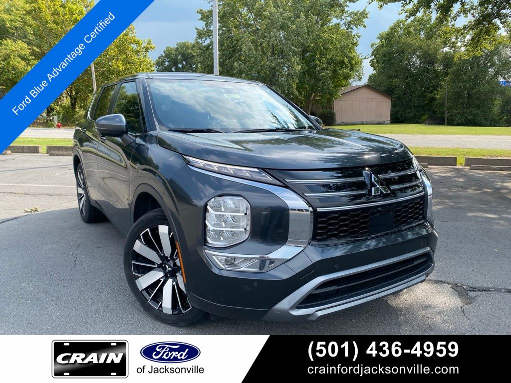 Graphite Gray Metallic/Black Roof 2025 Mitsubishi Outlander SUV / Crossover Front-Wheel Drive Continuously Variable Transmission