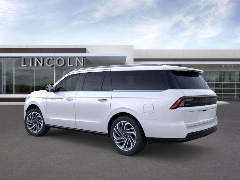 Thumbnail: 2025 Lincoln Navigator L - 4