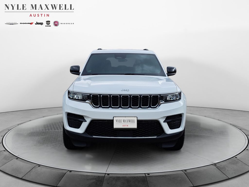 New Car 2025 Jeep Grand Cherokee  Laredo For Sale Under $35,000 In Austin, Texas