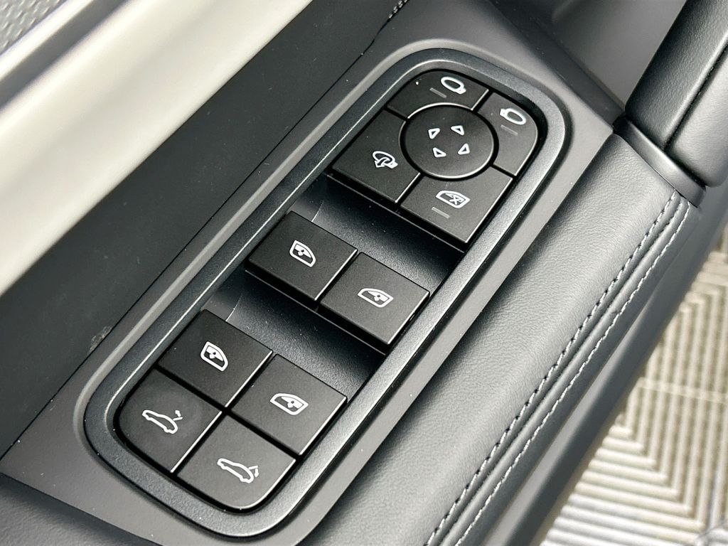 Thumbnail: 2026 Porsche  - 24