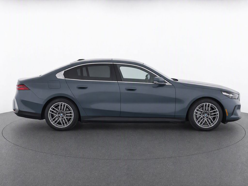 Thumbnail: 2024 BMW 5 Series - 30