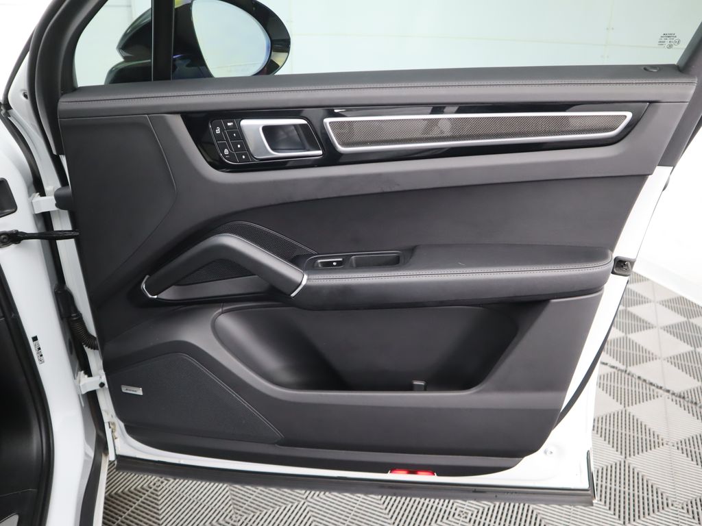 Thumbnail: 2023 Porsche Cayenne - 26