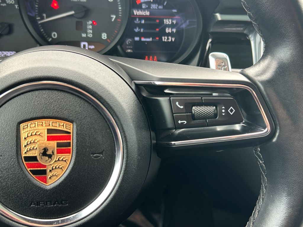 Thumbnail: 2023 Porsche Macan - 20