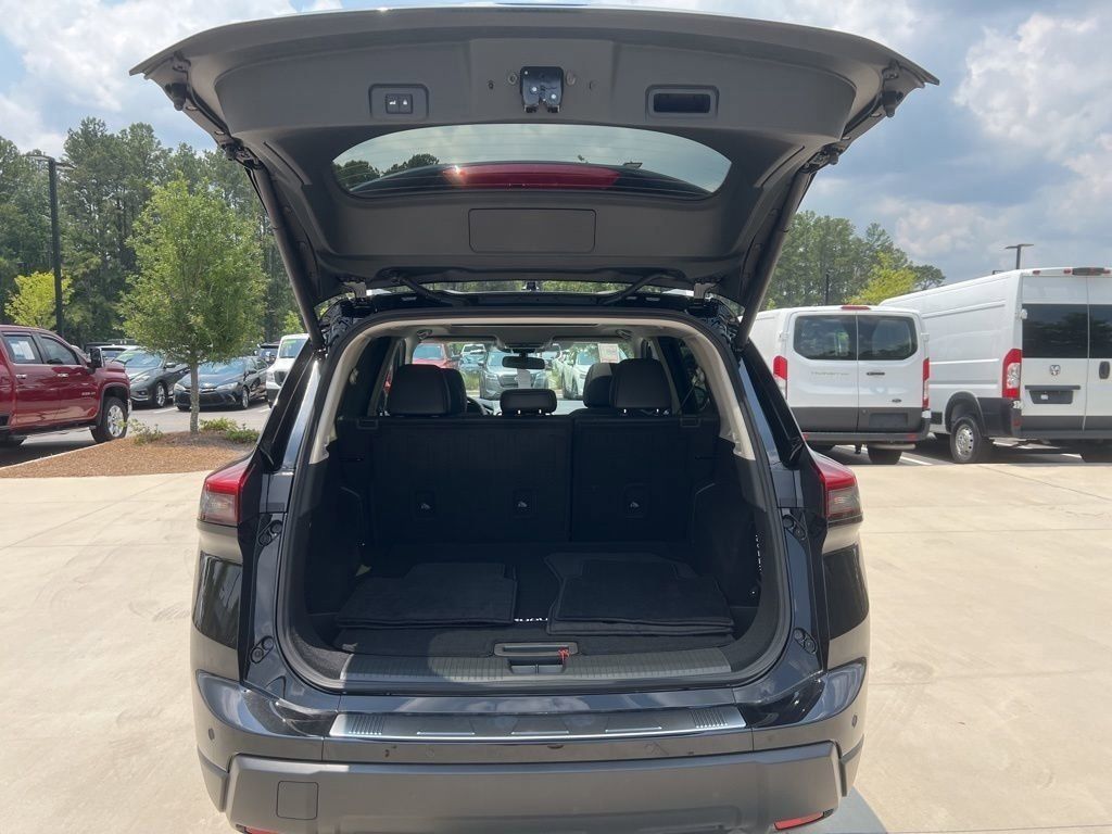 2025 Super Black Nissan Rogue SV FWD SUV