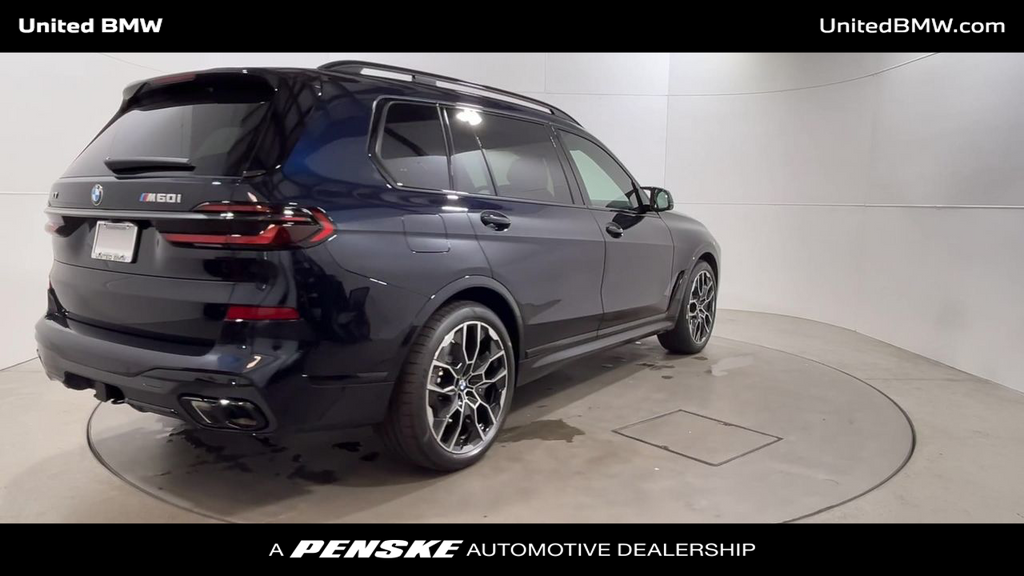 2025 BMW X7 M60i 8