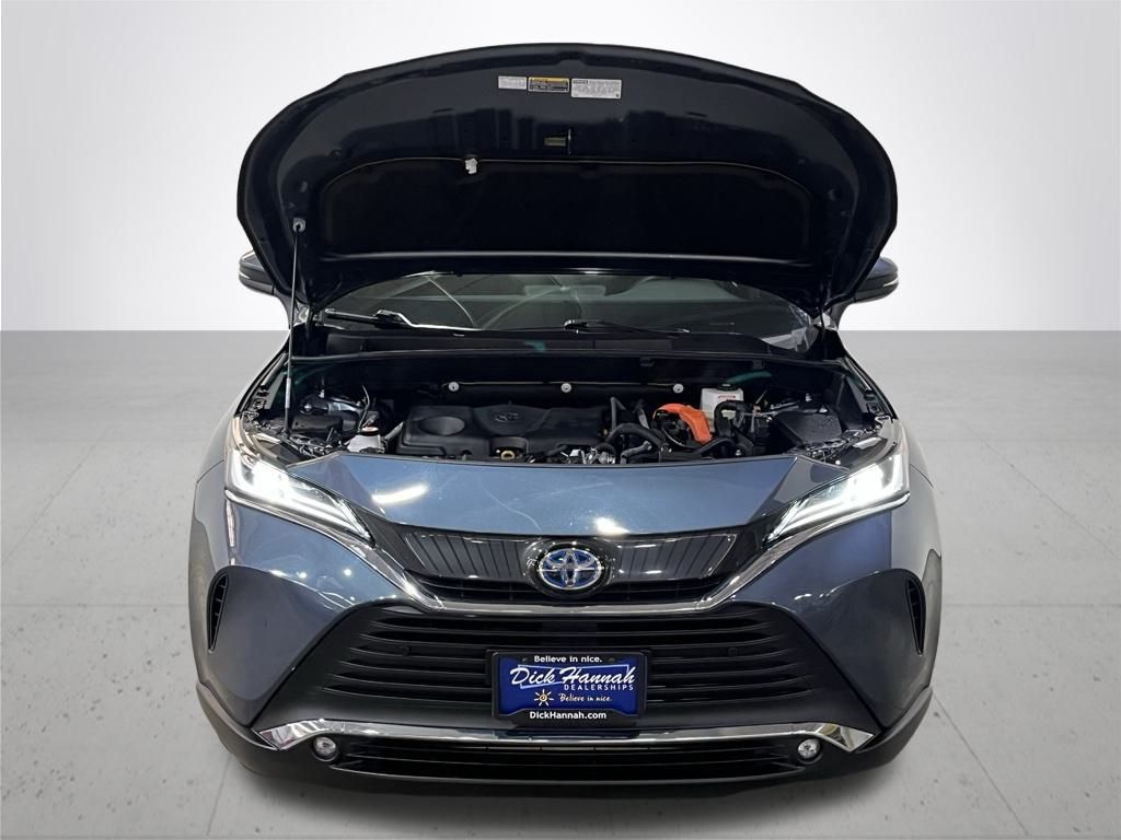 2024 Toyota Venza XLE photo 4