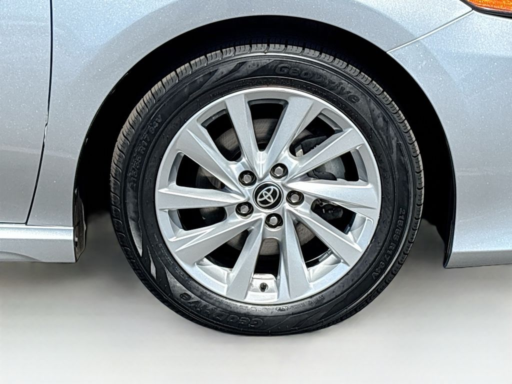 Thumbnail: 2023 Toyota Camry - 31