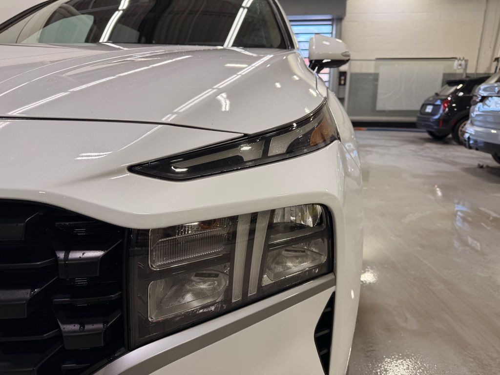 Thumbnail: 2023 Hyundai Santa Fe - 9