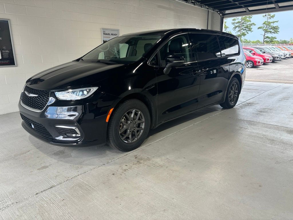  2024 Chrysler Pacifica Touring L FWD   