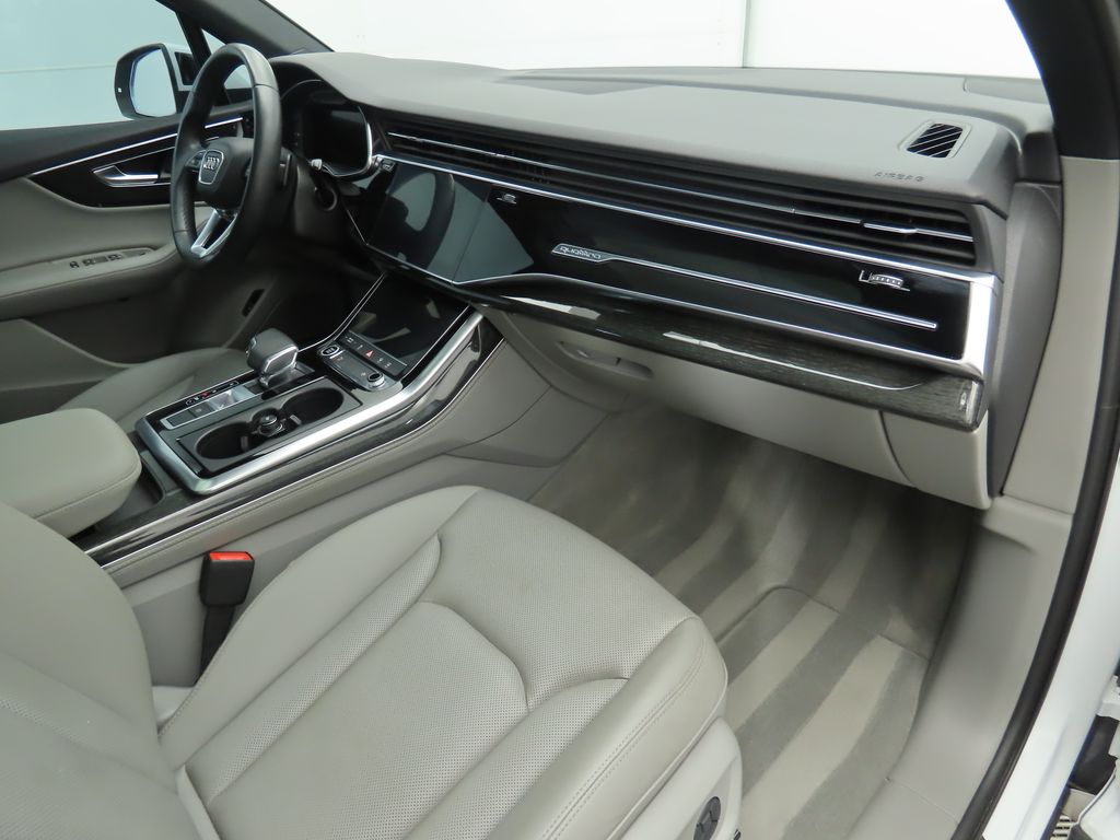 Thumbnail: 2021 Audi Q7 - 16