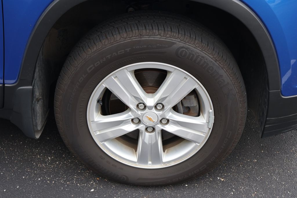 Thumbnail: 2015 Chevrolet Trax - 5