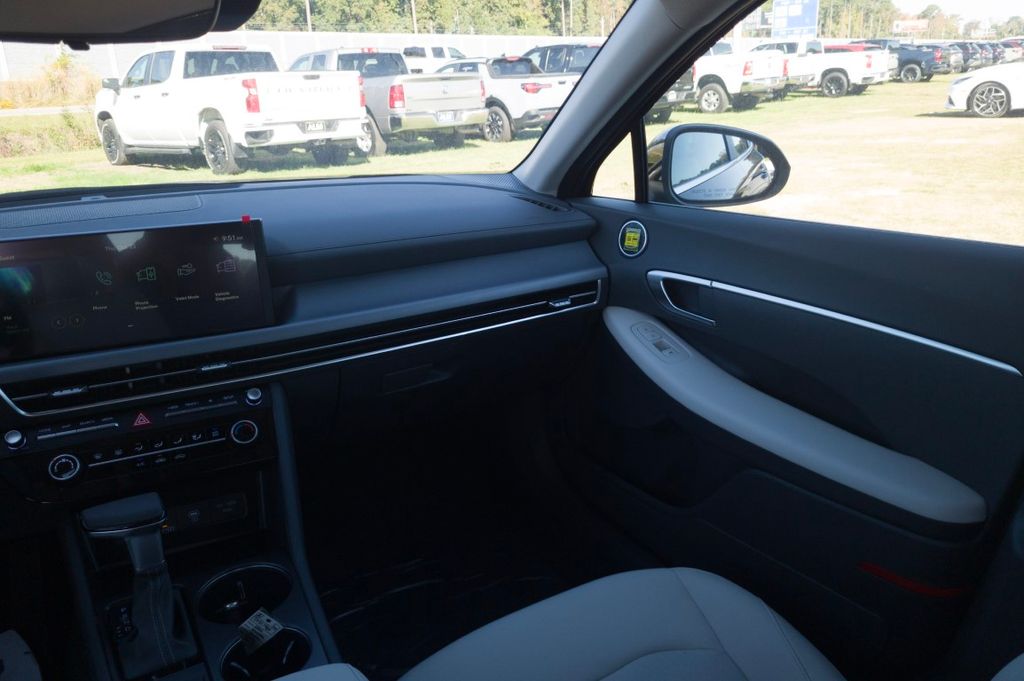 New 2026 Gray Hyundai SE image 17